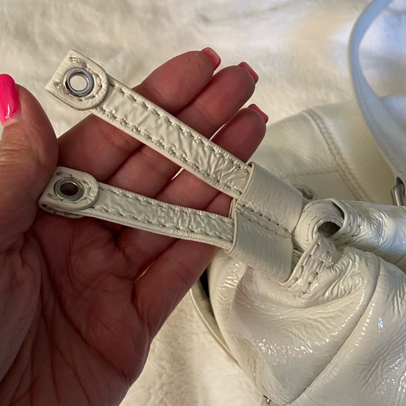 Authentic discontinued Michael Kors patent leather tote. - Picture 5 of 10